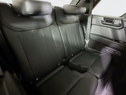 Used 2025 Land Rover Range Rover Long Wheelbase Autobiography image 29