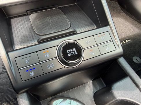 Used 2024 Hyundai Kona Limited FWD image 29