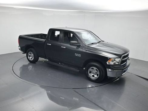 Used 2017 RAM 1500 Classic SLT AWD/4WD image 39