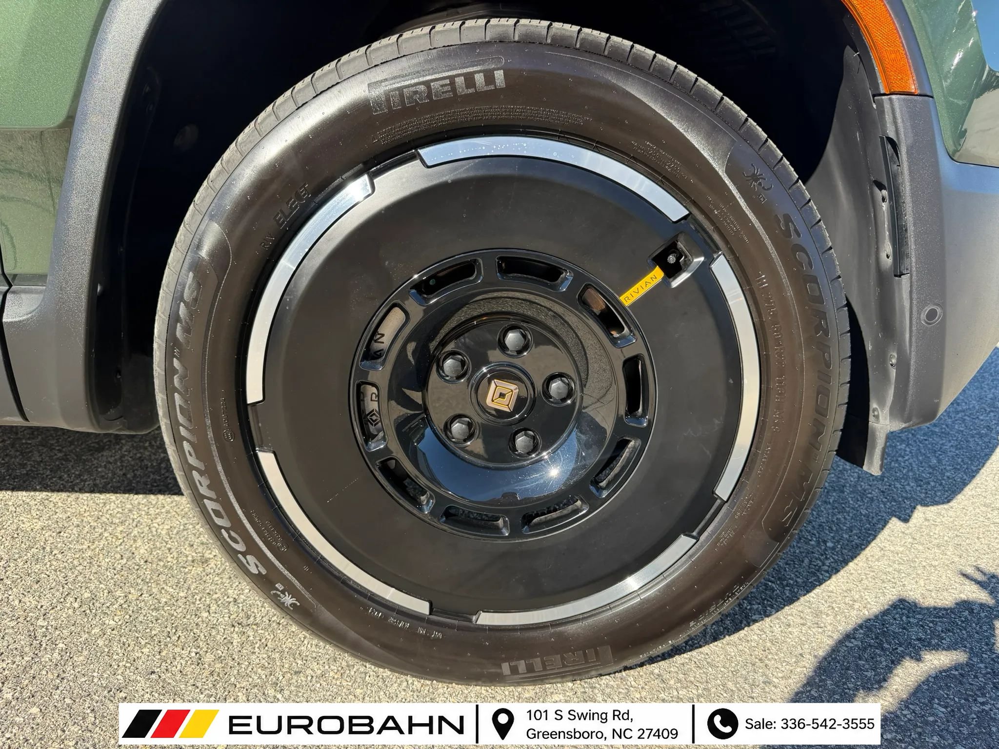 Used 2025 Rivian R1S Adventure Dual AWD/4WD image 26