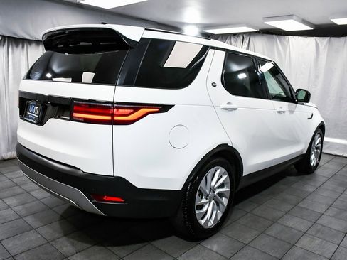 Used 2025 Land Rover Discovery S image 6