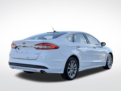 Used 2017 Ford Fusion SE w/ Equipment Group 602A image 9