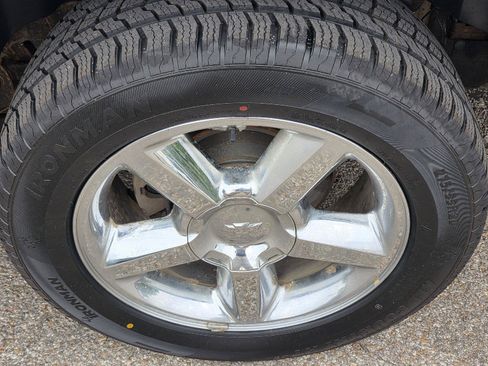 Used 2012 Chevrolet Avalanche LTZ AWD/4WD image 48