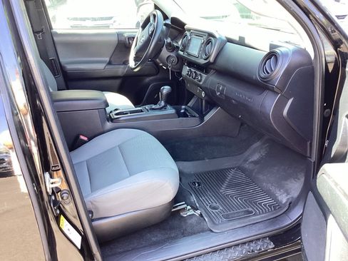 Used 2016 Toyota Tacoma SR w/ SR Convenience Package image 11