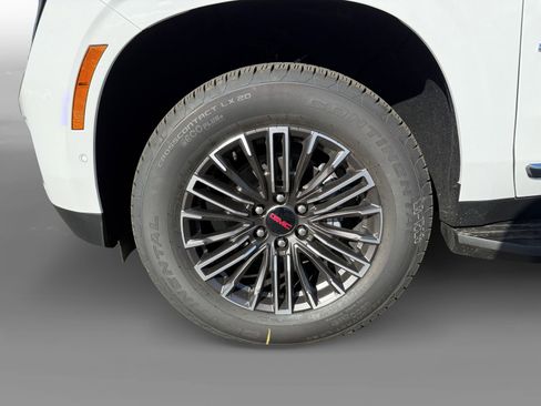 New 2026 GMC Yukon Elevation image 9