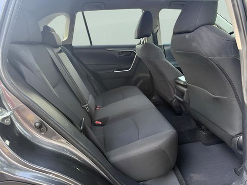 Used 2020 Toyota RAV4 LE FWD image 12