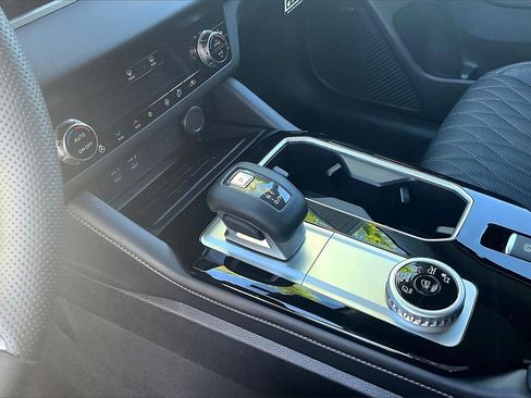 New 2025 Mitsubishi Outlander SEL image 8