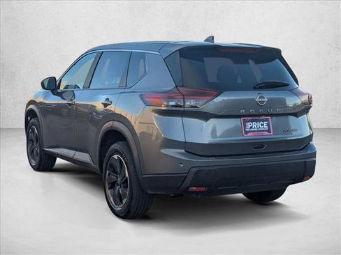 Used 2024 Nissan Rogue SV image 8