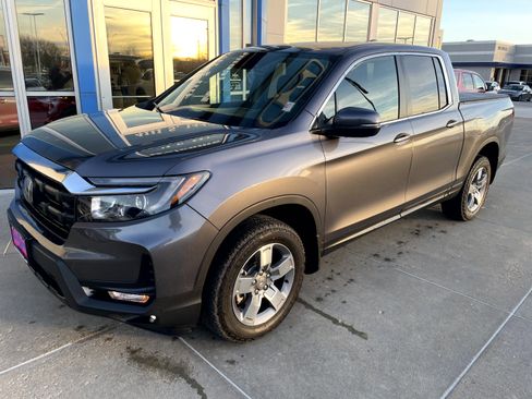 Certified 2025 Honda Ridgeline RTL image 3