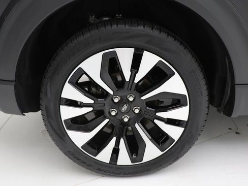 Used 2025 Ford Explorer Platinum w/ LUX Leather Package AWD/4WD image 10