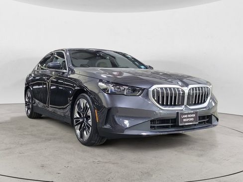 Used 2024 BMW 530i xDrive 530i xDrive w/ Premium Package image 7