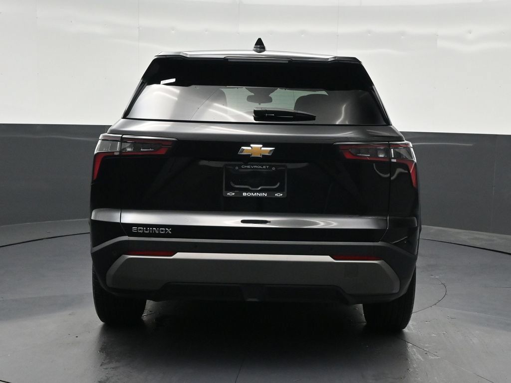 Used 2026 Chevrolet Equinox LT FWD image 4