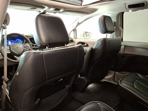Used 2022 Chrysler Pacifica Limited image 14