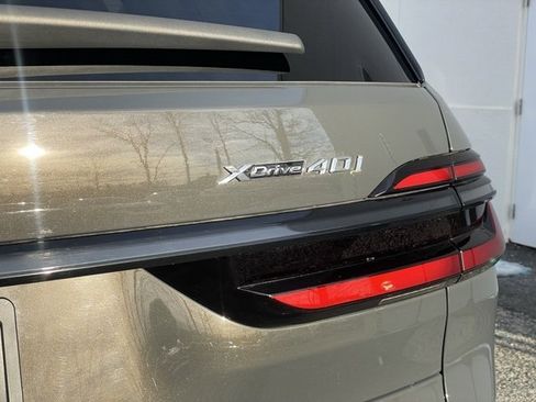 Certified 2024 BMW X7 xDrive40i w/ M Sport Package image 27