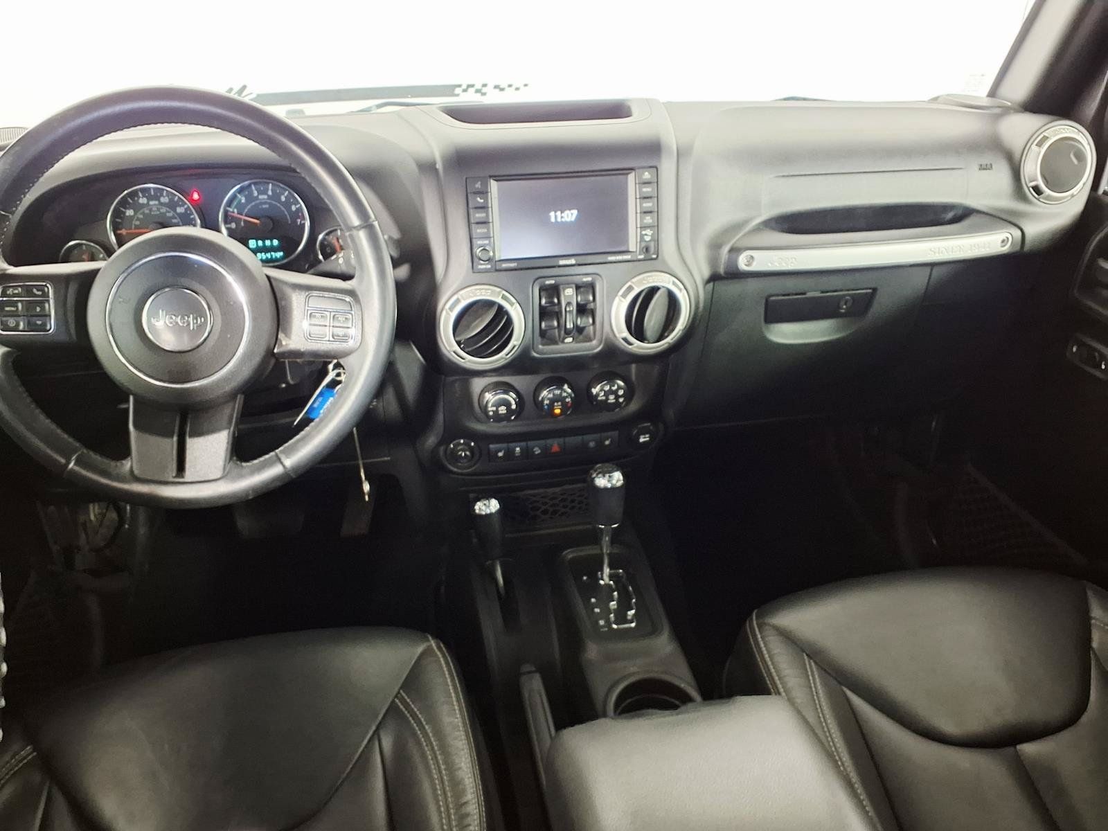 Used 2017 Jeep Wrangler Unlimited Rubicon w/ Connectivity Group AWD/4WD image 11