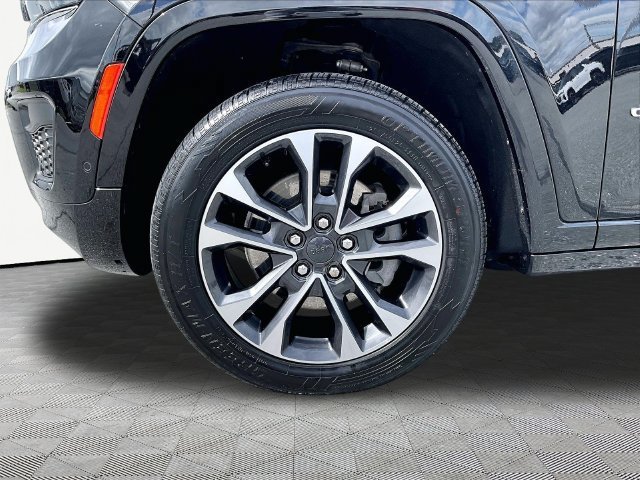 Used 2021 Jeep Grand Cherokee L Overland w/ Luxury Tech Group IV AWD/4WD image 7