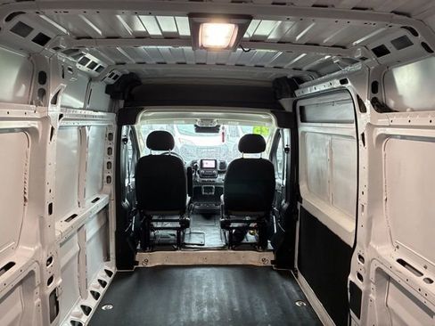 Used 2025 RAM ProMaster 2500 w/ Convenience Group FWD image 34