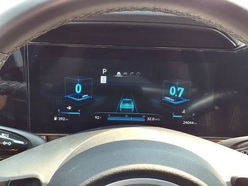 Used 2025 Hyundai Elantra SEL FWD image 18