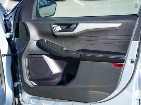 Used 2022 Ford Escape SE image 17