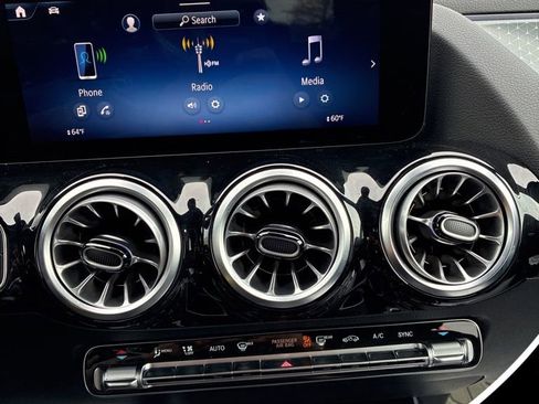 Used 2026 Mercedes-Benz GLA 250 4MATIC image 1