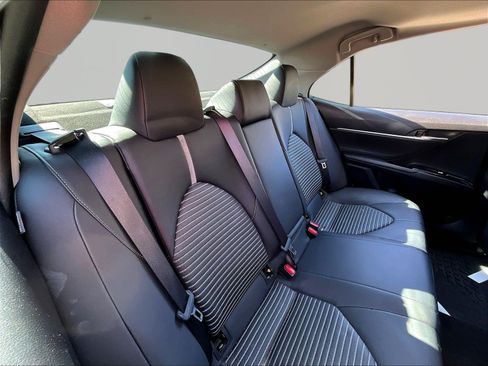 Used 2018 Toyota Camry SE w/ Moonroof Package FWD image 25