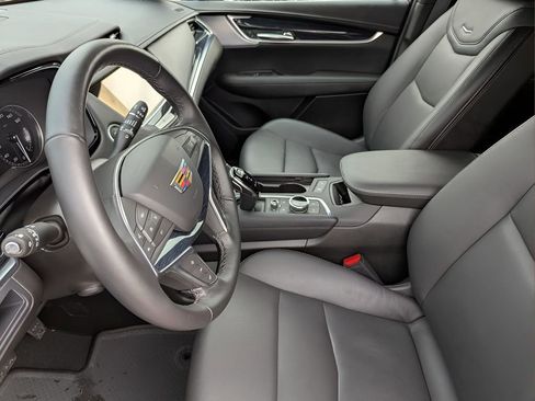 Certified 2024 Cadillac XT5 Premium Luxury image 11