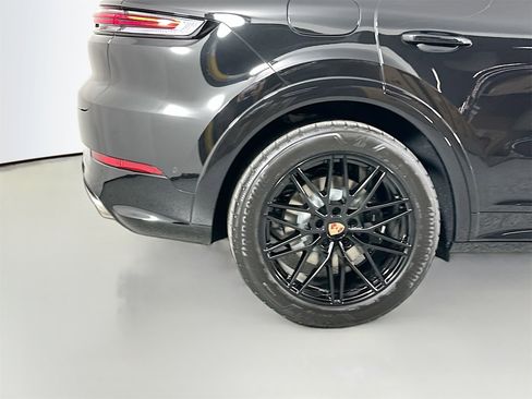New 2026 Porsche Cayenne image 13
