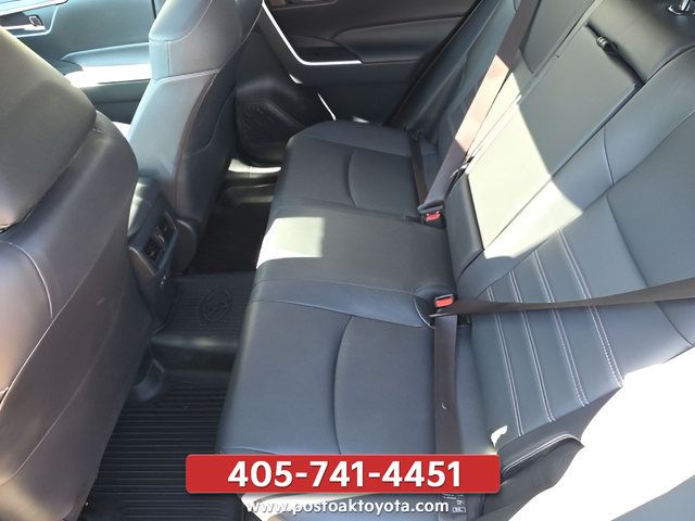 Used 2025 Toyota RAV4 XLE Premium AWD/4WD image 27