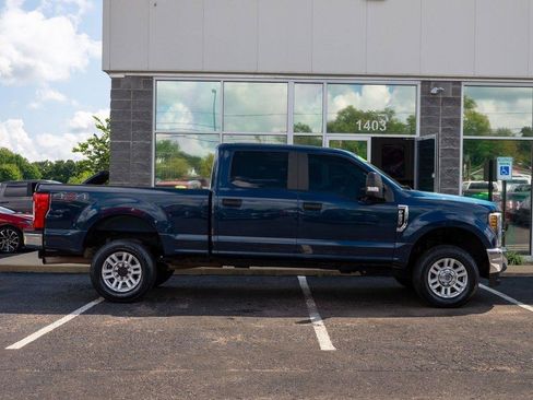Used 2019 Ford F250 XL w/ STX Appearance Package AWD/4WD image 2