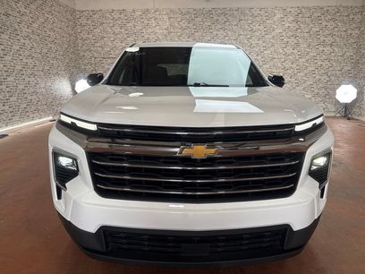 Used 2024 Chevrolet Traverse LT
