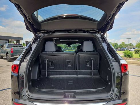Certified 2024 Buick Enclave Essence w/ Experience Buick Package FWD image 27