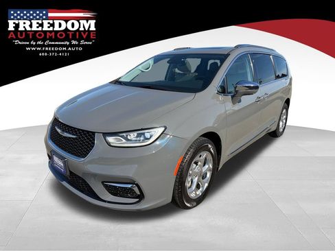 Used 2021 Chrysler Pacifica Limited w/ Premium & Safety Sphere Group AWD/4WD image 1