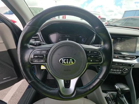 Used 2020 Kia Niro EX Premium FWD image 4