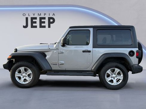 Used 2019 Jeep Wrangler Sport image 2