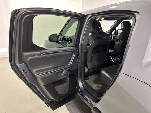 Used 2024 Rivian R1T Adventure AWD/4WD image 17