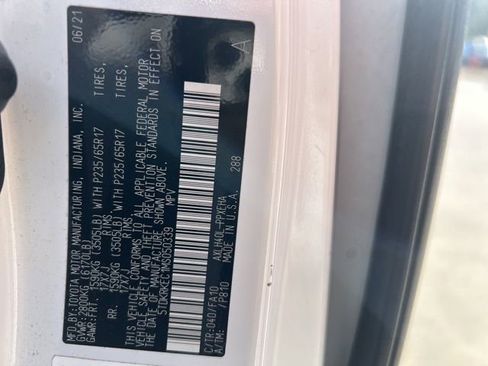 Used 2021 Toyota Sienna LE image 5