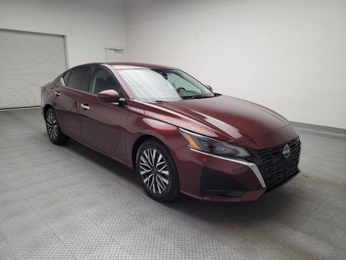 Used 2023 Nissan Altima 2.5 SV image 13