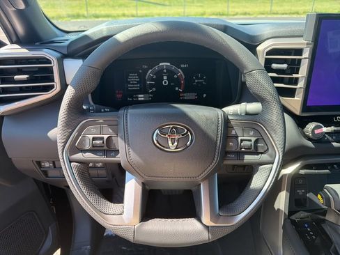 Used 2026 Toyota Tundra Limited AWD/4WD image 14