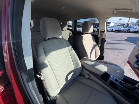 Used 2017 Ford Escape SE w/ Equipment Group 201A FWD image 19