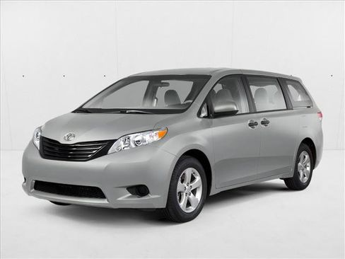Used 2013 Toyota Sienna L w/ Preferred Accessory Pkg FWD image 1