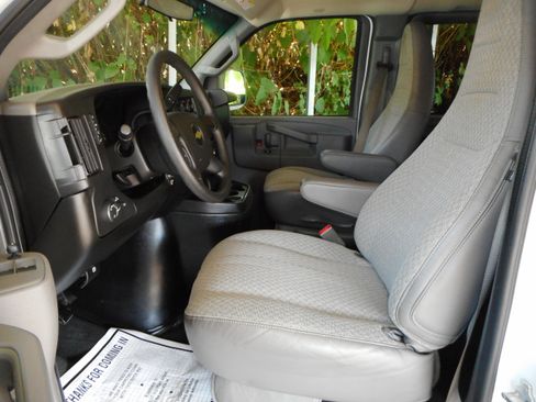 Used 2016 Chevrolet Express 3500 LT w/ LT Preferred Equipment Group image 11