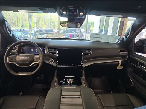 New 2026 Jeep Grand Wagoneer Limited AWD/4WD image 18