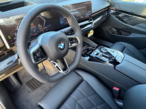 Used 2026 BMW 530i xDrive w/ M Sport Package AWD/4WD image 15