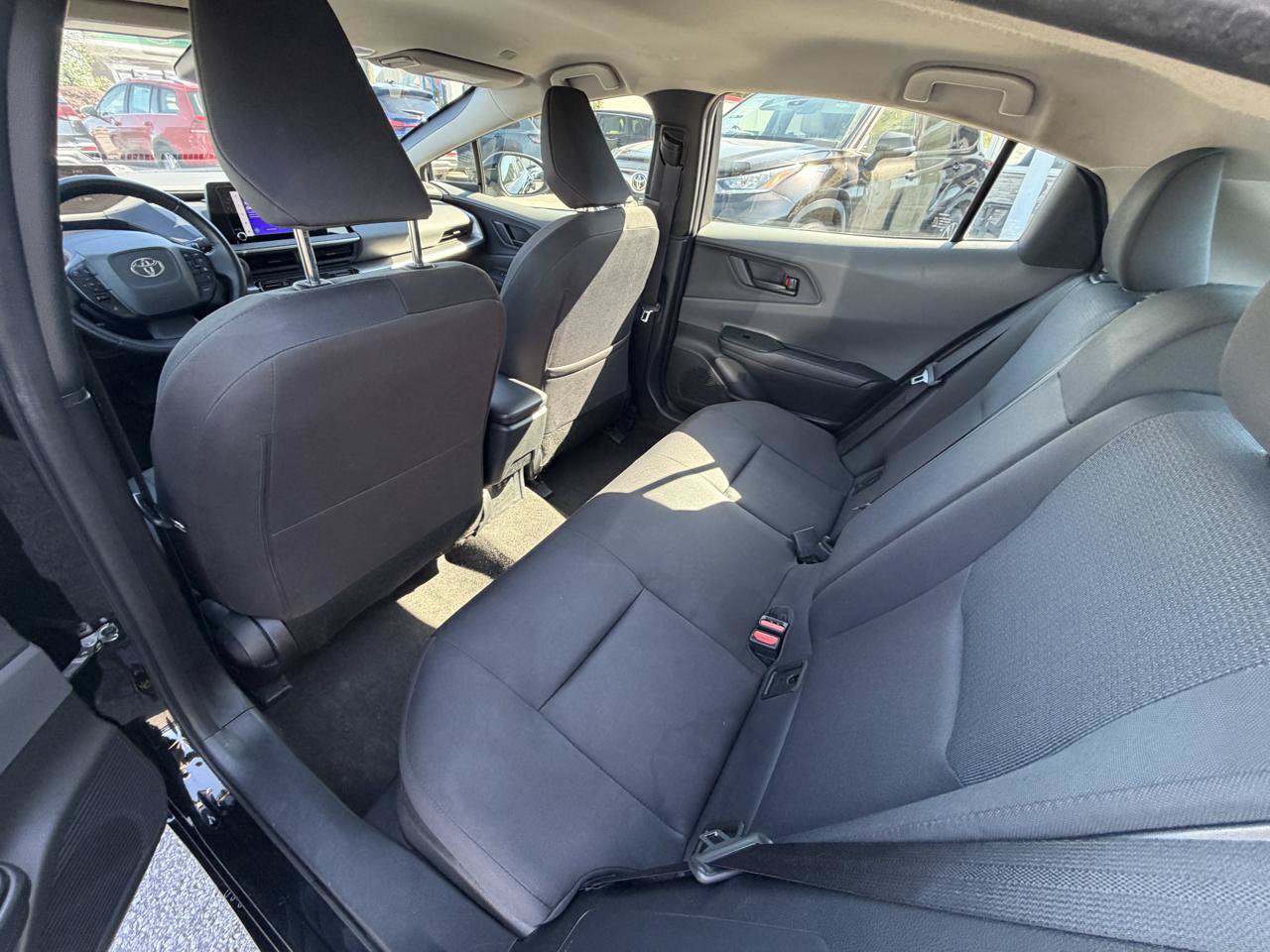 Used 2024 Toyota Prius LE FWD image 9
