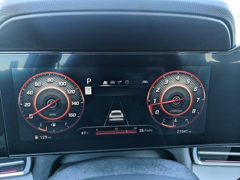 Used 2024 Hyundai Elantra Limited image 27