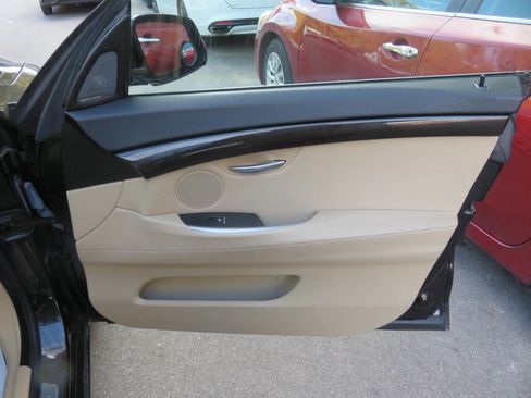 Used 2014 BMW 535i Gran Turismo xDrive image 26