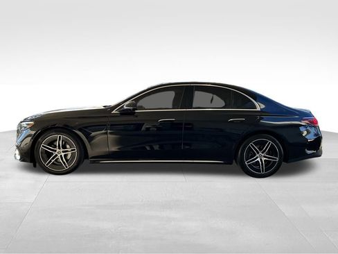 Used 2025 Mercedes-Benz E 350 4MATIC Sedan image 8