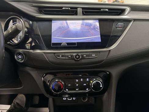 Certified 2022 Buick Encore GX Preferred w/ Cold Weather Comfort Package FWD image 17