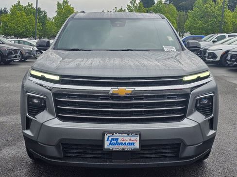 New 2025 Chevrolet Traverse LT image 2