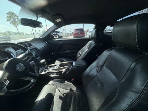 Used 2010 Ford Mustang Coupe RWD image 13
